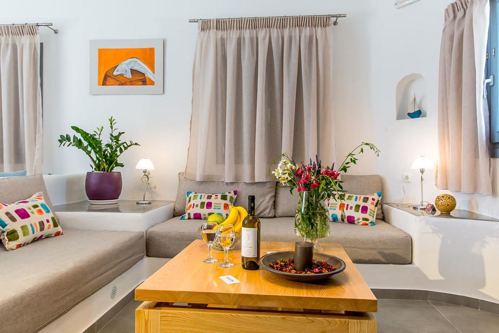 Aspronisi Luxury Villa With Caldera View Megalokori Habitación foto