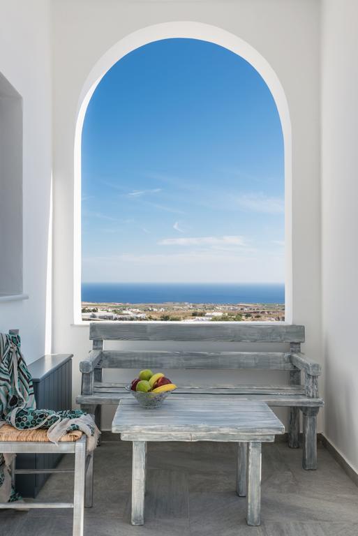 Aspronisi Luxury Villa With Caldera View Megalokori Habitación foto